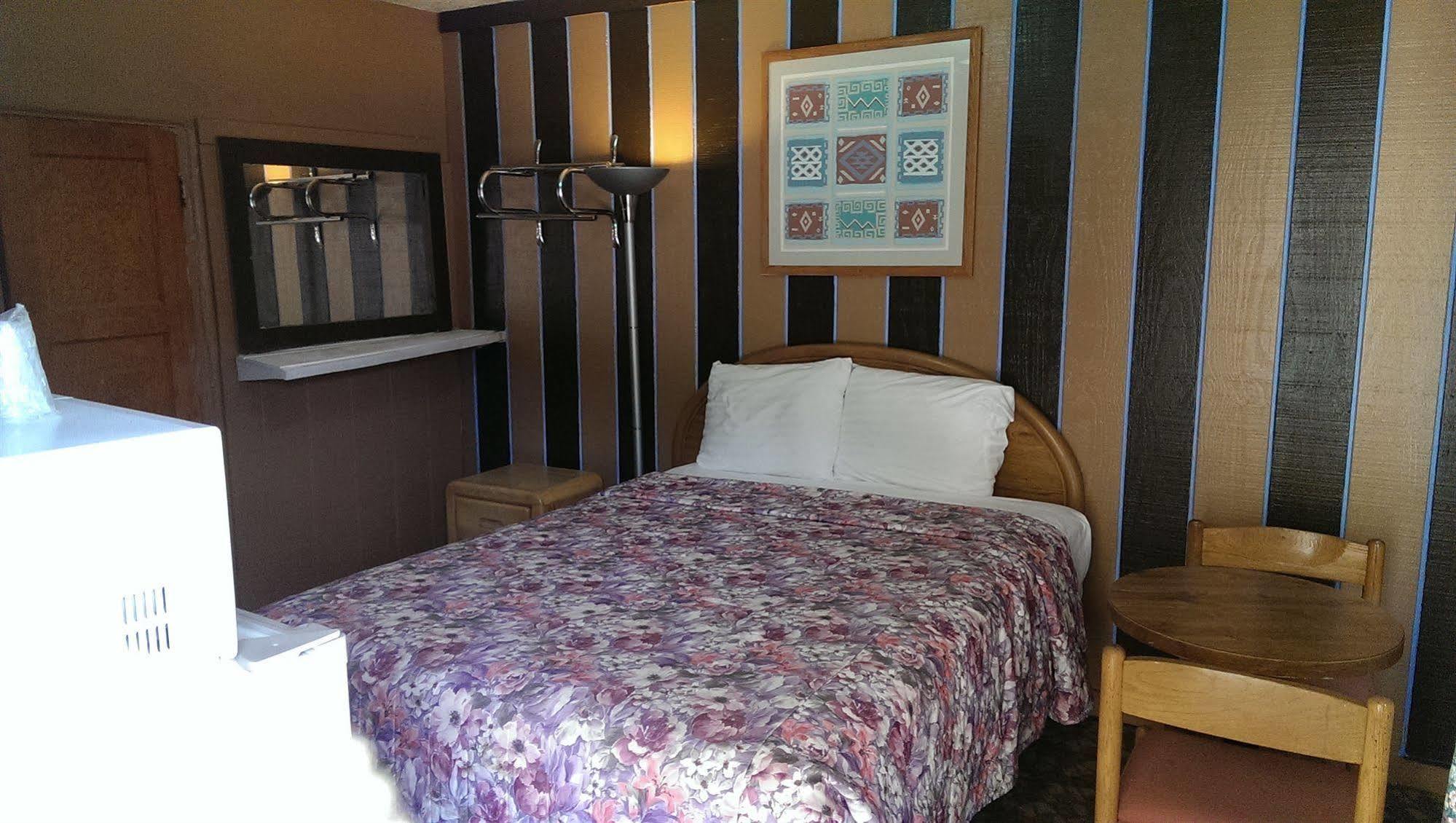 Belle Aire Motel Globe Eksteriør bilde